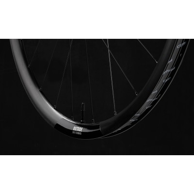 Hliníková kola OUTRIDE gravel (30MM), náboje DT350, barva MattBlack, plášť
