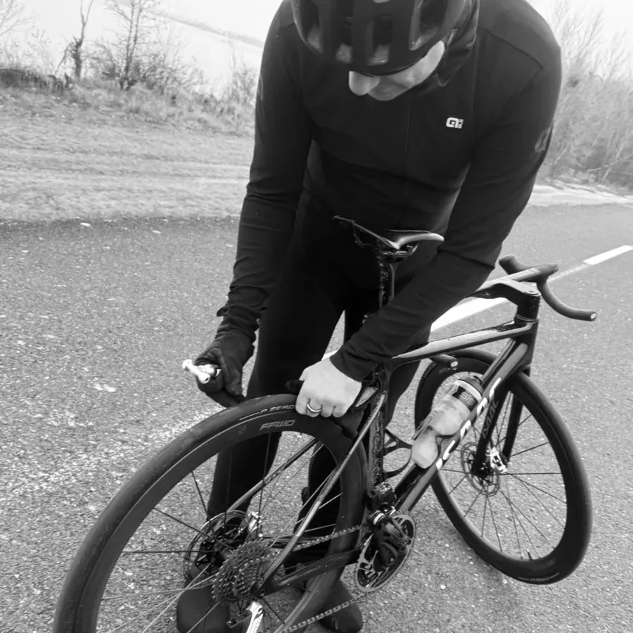 Postup opravy defektu na plášti kolesa bicykla Postup opravy defektu na plášti kolesa bicykla